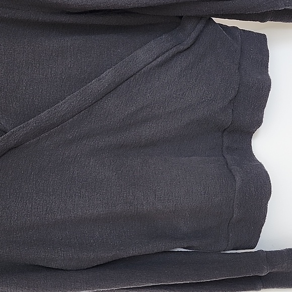 J.Cre size M Faux Wrap Top - Picture 4 of 9